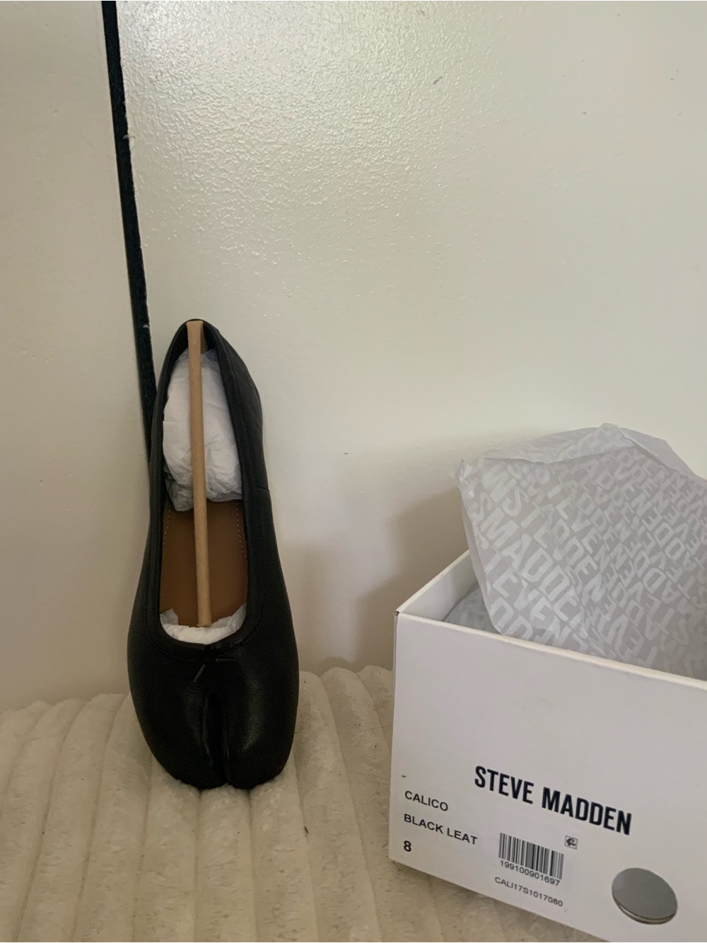 Steve Madden Black Split-Toe Leather Ballet Flat - Picture 4 of 7